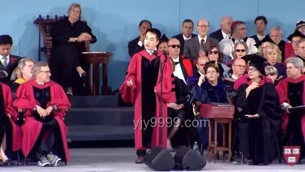 首位哈佛毕业典礼演讲华人现状解析